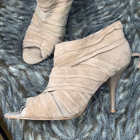 Nine West Upper Suede Leather Bootie Shoe Tan Size 10 - Picture 5 of 7